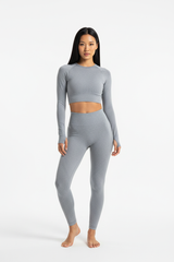 Seamless Activewear Set in Soft Grey — Front Full-Body